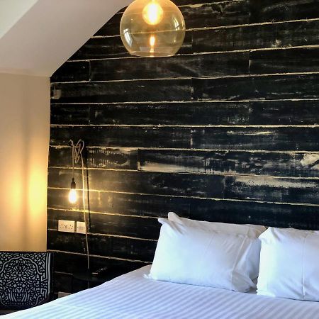 The Wheatsheaf At Beetham Hotell Sandside  Exteriör bild