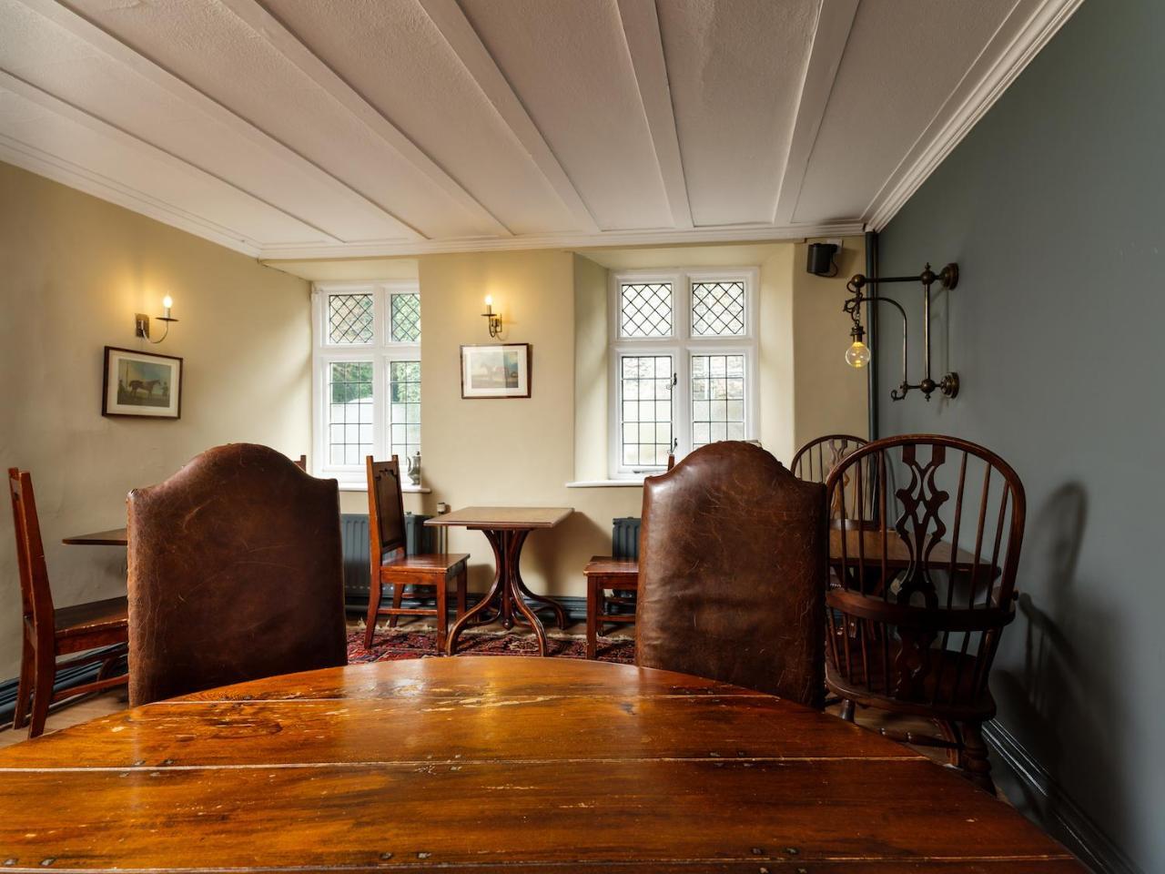 The Wheatsheaf At Beetham Hotell Sandside  Exteriör bild